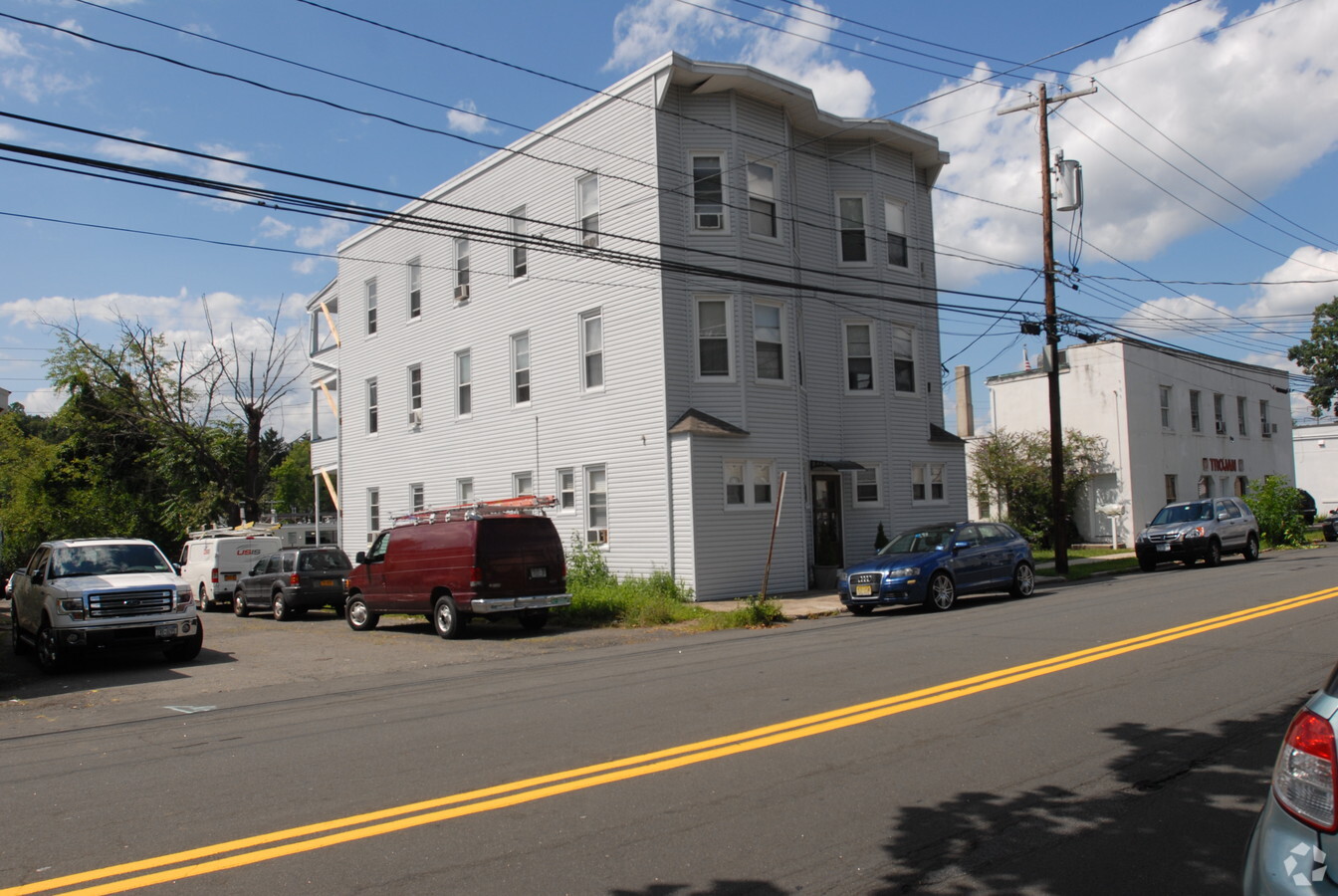 Photo - 65 S Main St Apartments