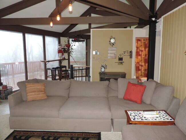 Photo - Furnished Rental in Blowing Rock Area; Absolutely Wonderful Deck for Entertaining!