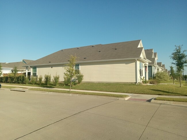 Photo - 8423 Martinique Mews