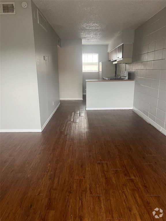 Building Photo - 311 E 31st St Unit 207B Rental