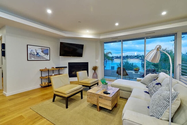 Photo - 2310 Edinburg Ave Unit ID1407021P