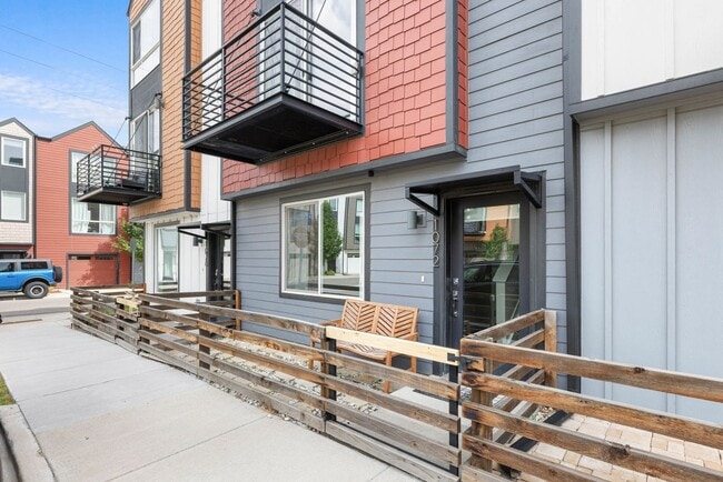 Photo - 1072 Eaton St