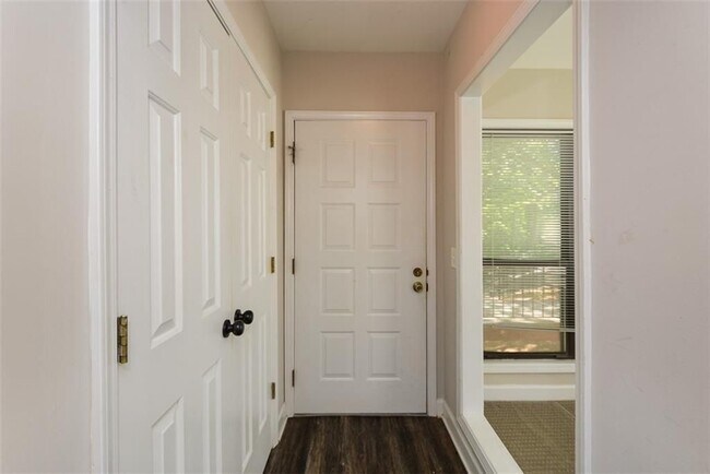 607 Lismore SE