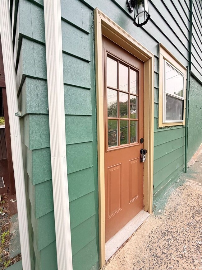 Photo - 3533 Old Philadelphia Pike Unit lower