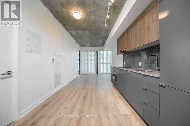 Photo - 161 Roehampton Ave Unit 1609