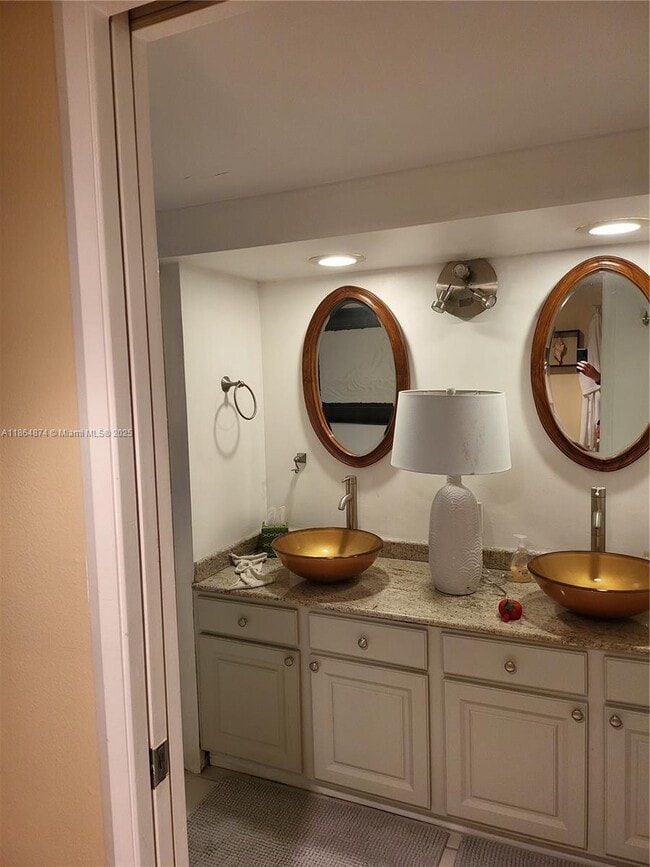 Photo - 124 Lakeshore Dr Unit T29