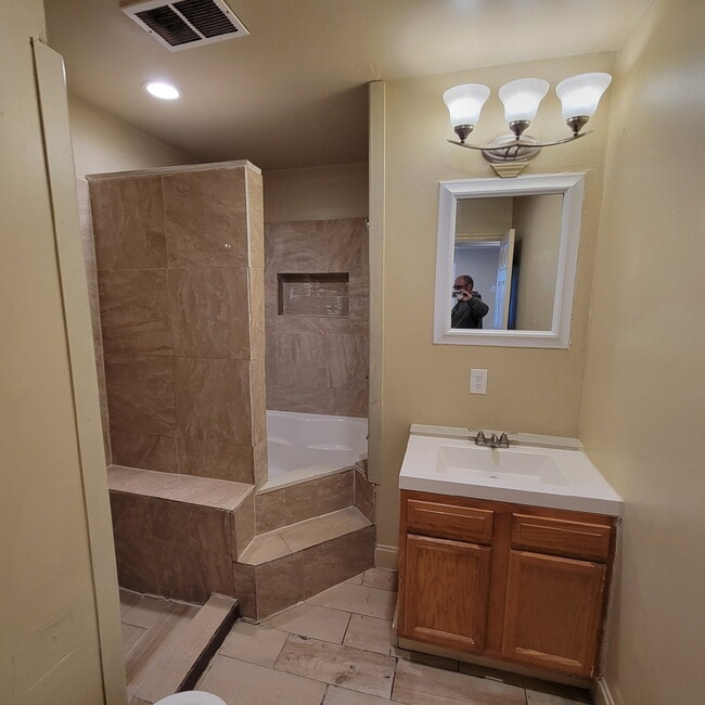 Photo - Near Eastside 3BR/2BA House w/Garage!