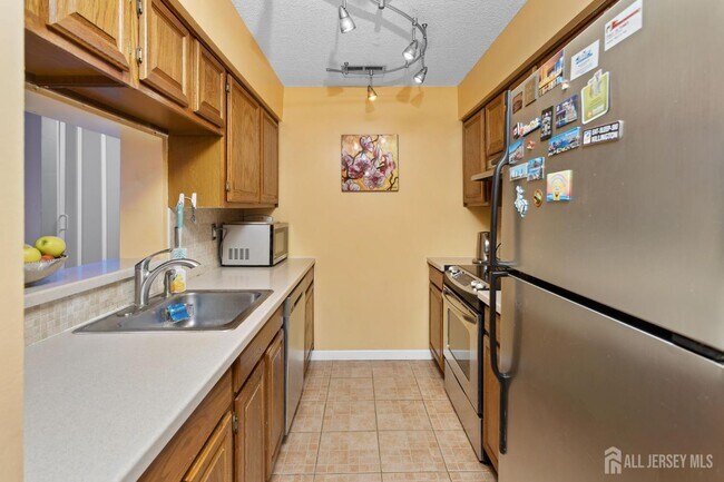 Photo - 2001 Ravens Crest Dr