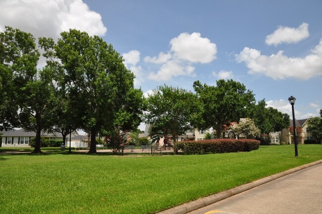 Photo - 20734 Settlers Lake Cir N