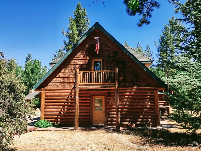 Entrance of Guest House - 59570 Devils Ladder Rd Rental