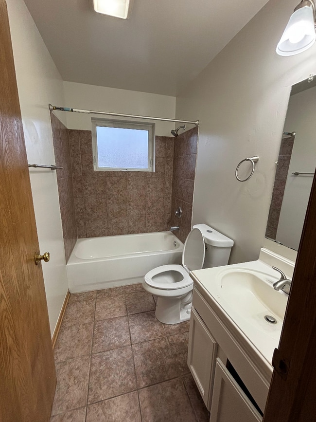 Photo - 7456 S Stewart Ave Unit 3
