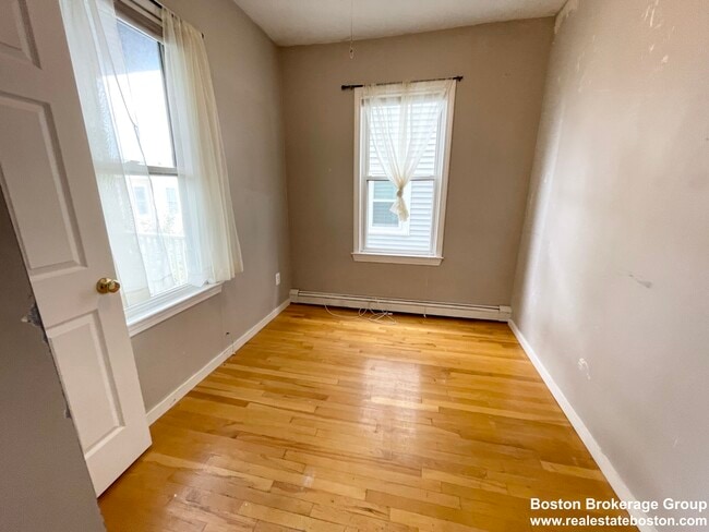 Photo - 7 Iroquois St Unit 1