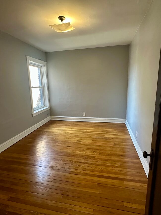 Photo - 5354 N Winthrop Ave Unidad 3RD