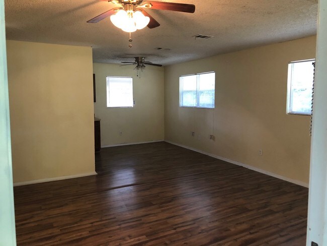 Photo - 19952 Georgia St Casa