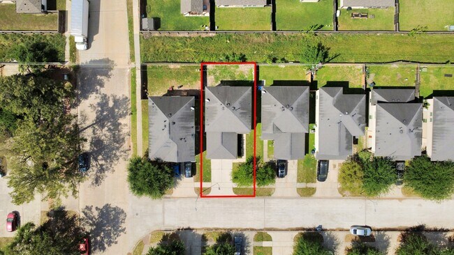 Building Photo - 882 Darbydale Crossing Ln