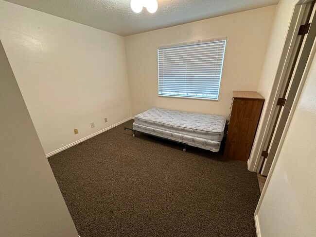 Photo - Nottingham Apartments Unit 6 Bedroom D