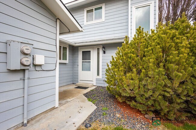 Photo - New Renovated 2 Bed 2 bath Townhome