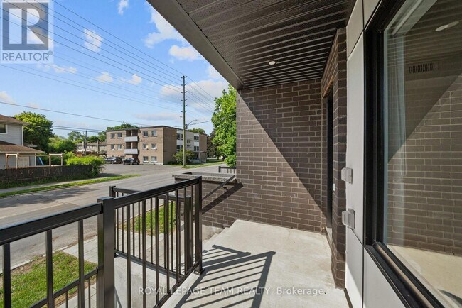 Photo - 998 Hollington St Unit Main