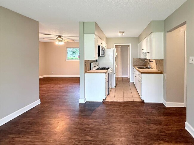 Photo - 7611 Eastcrest Dr