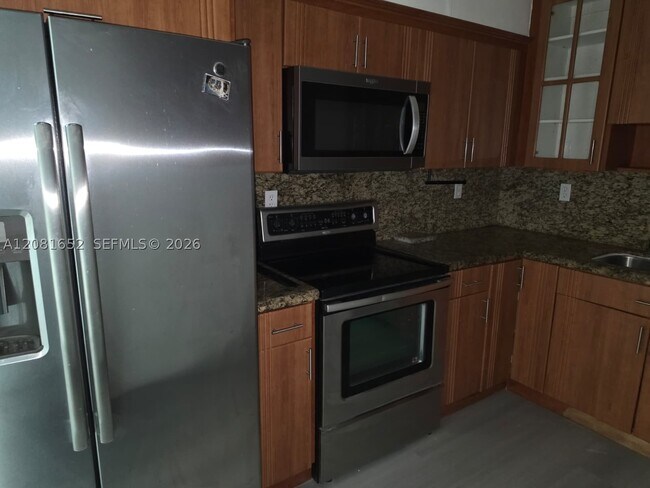 7300 NW 17th St Unit 408