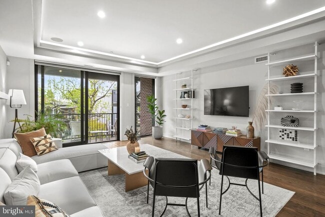 Photo - 1201 Kenyon St NW Unidad 5