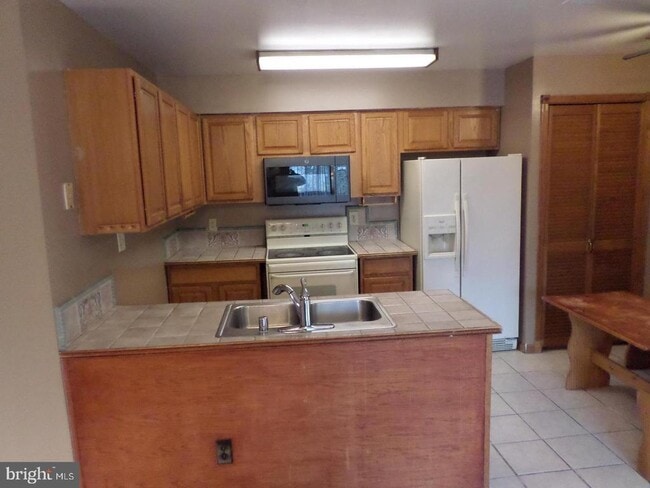 Photo - 8623 Beekman Pl Unit 23C