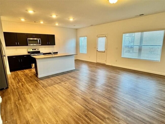 Photo - 1151 Lossie Way