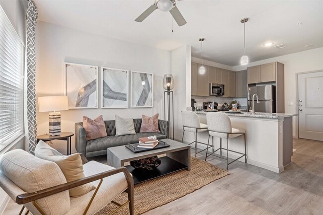 Building Photo - 1101 Halsey Dr Unit 1416