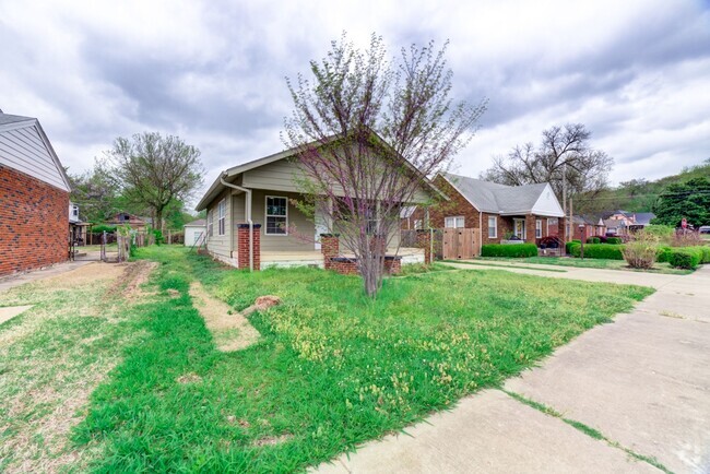 Building Photo - N Denver Ave  Duplex Unit 1844 Rental