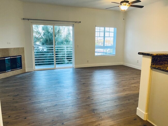 Photo - 532 N Mariposa Ave Unit 204