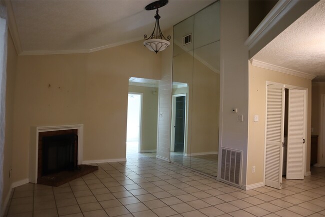 Photo - 6319 Langham Way