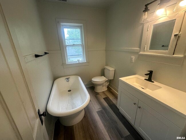 Photo - 723 W Armstrong Ave
