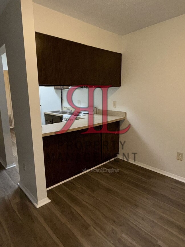 Photo - 155 N 17th St Unit F