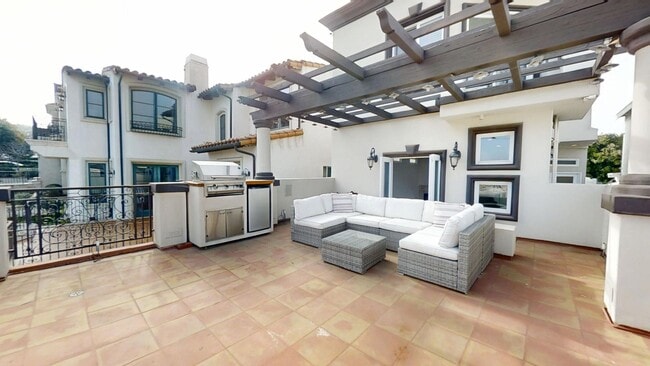 Photo - 3BD/3BA Beautiful Mediterranean Home