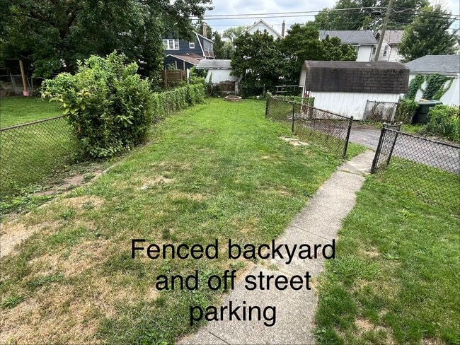 Instalar foso en la parte trasera del patio. - 159 E Lakeview Ave