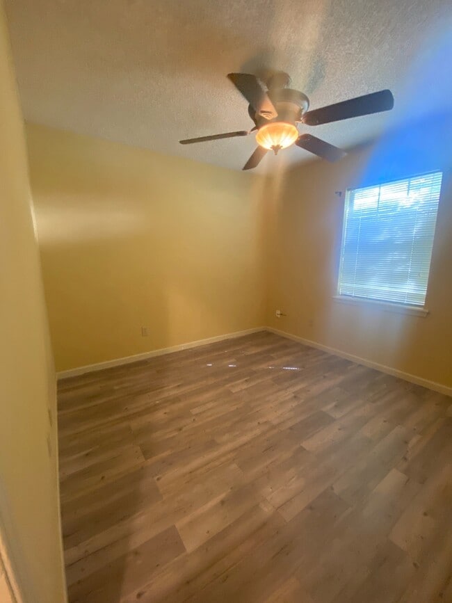 Photo - 1219 Port Arthur Terrace