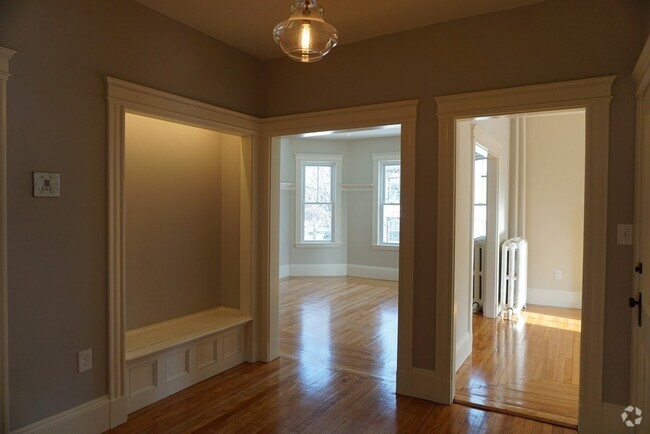 Building Photo - 42 Mt Pleasant Ave Unit 3 Rental