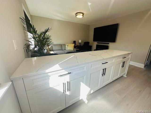 Photo - 81-22 77th Ave