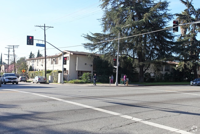 4402 Los Feliz Blvd