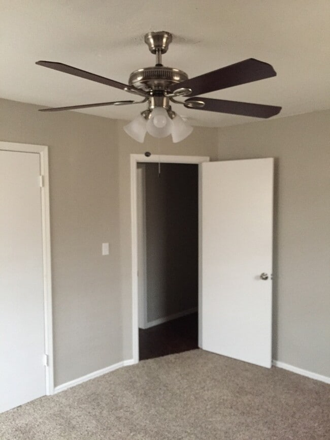 Photo - 4929 Brookdale Dr