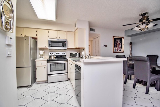 Photo - 14895 Builtmore Way