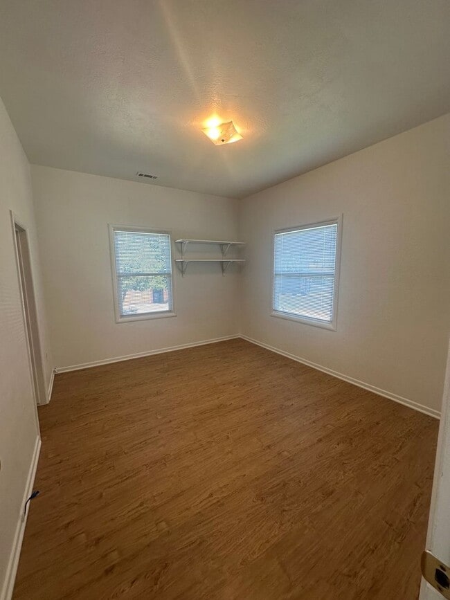 Photo - 1571.2n -155 &amp; 155.5 N. 3rd St. Unidad 155