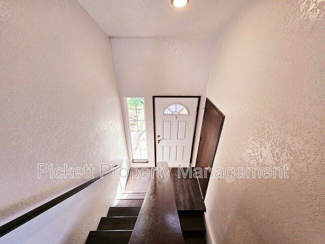 Photo - 4619 Beach Dr E