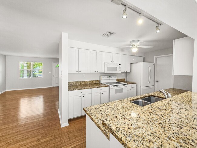 1189 Royal Palm Dr