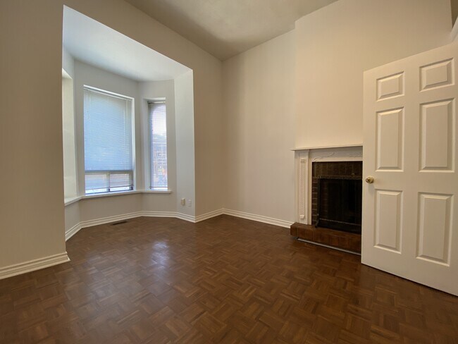 Photo - 202 Gerrard St E Unit 1