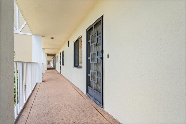 Photo - 7290 Kinghurst Dr Unit 607
