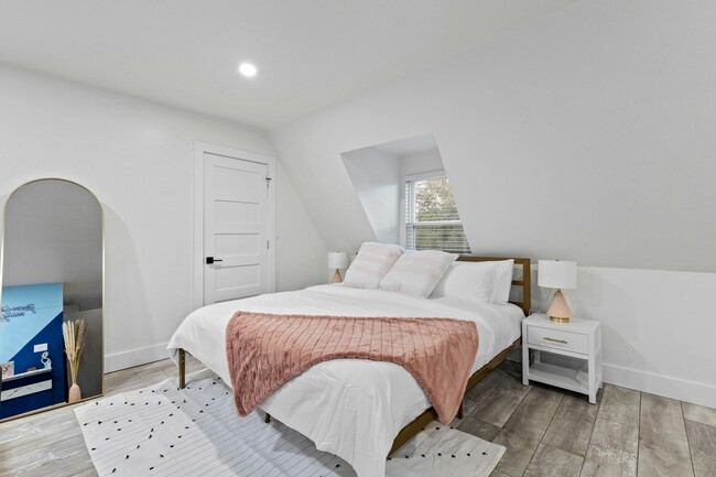 Photo - 5307 Stoneleigh Ave Apartment Unit Upper