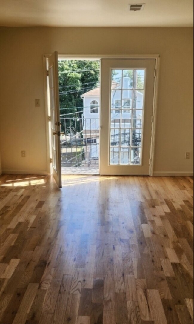 105 Palm St Apartments Unit 2 floor Newark, NJ