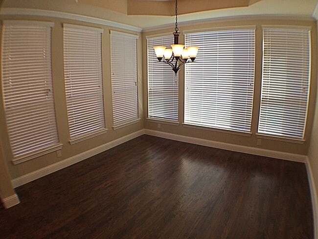 Photo - 5 Bdrm/4 Bath / Media Room/ 3300 SF In North Carrollton/Brick And Stone Facade