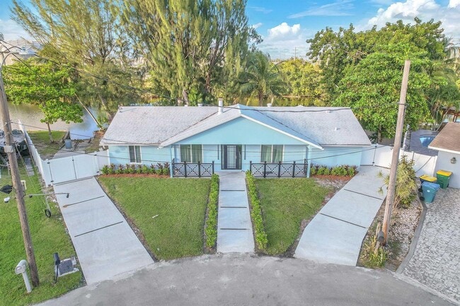 Photo - 4400 SW 37th Ave